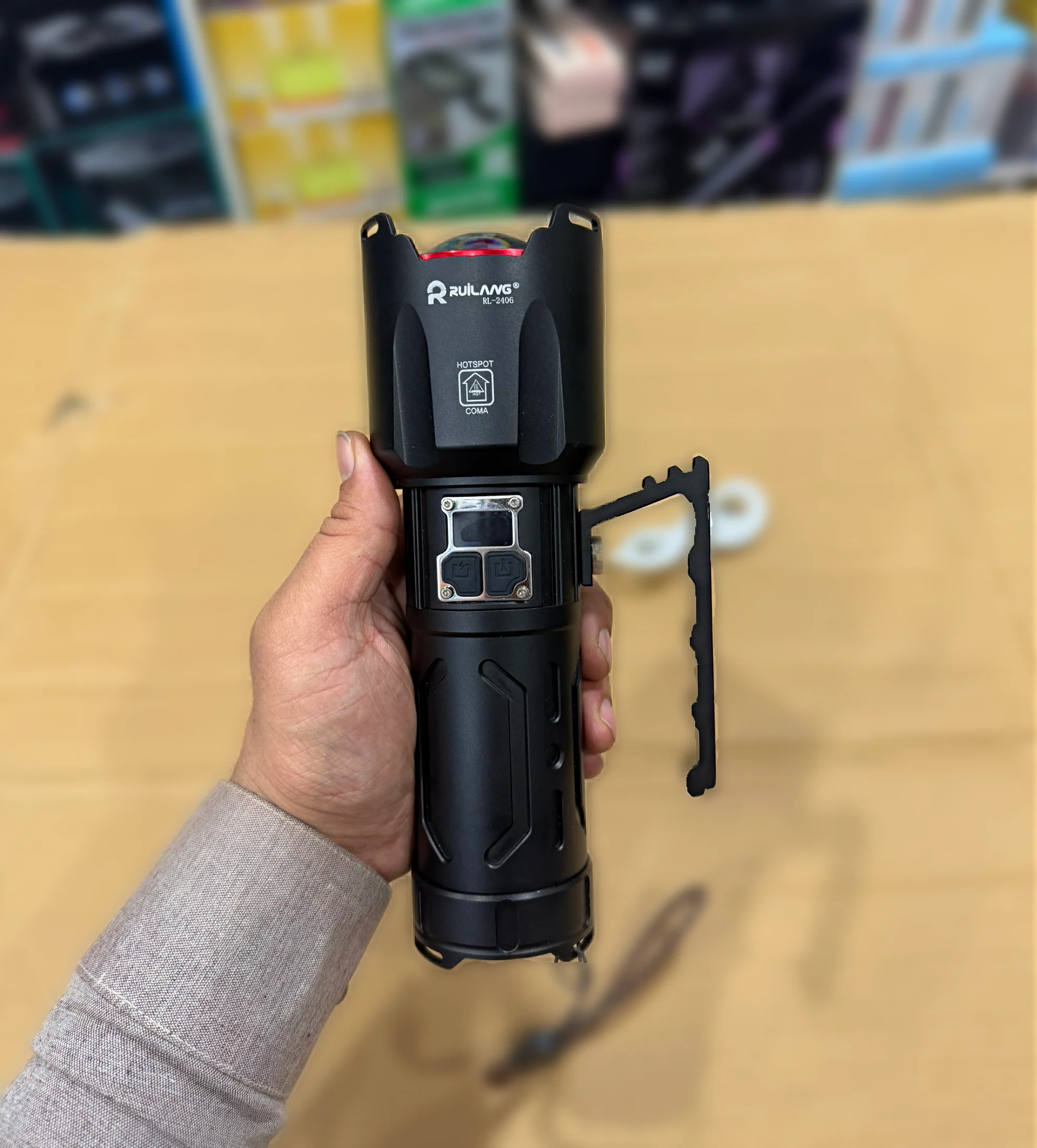 مصباح Ruilang RL-2406 متعدد الوظائف – قوة إضاءة خارقة مع زووم! - الصورة 8